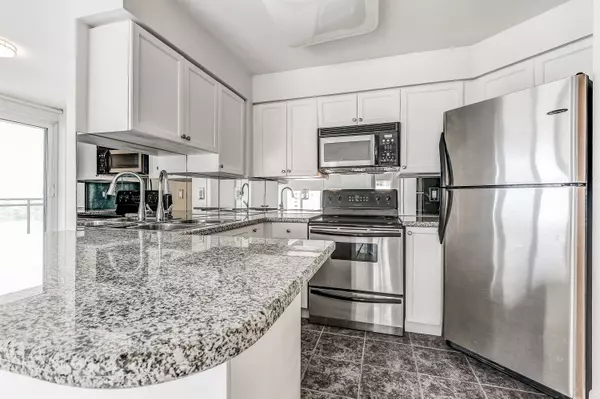 Toronto W06, ON M8V 4E9,2121 Lakeshore BLVD W #1211