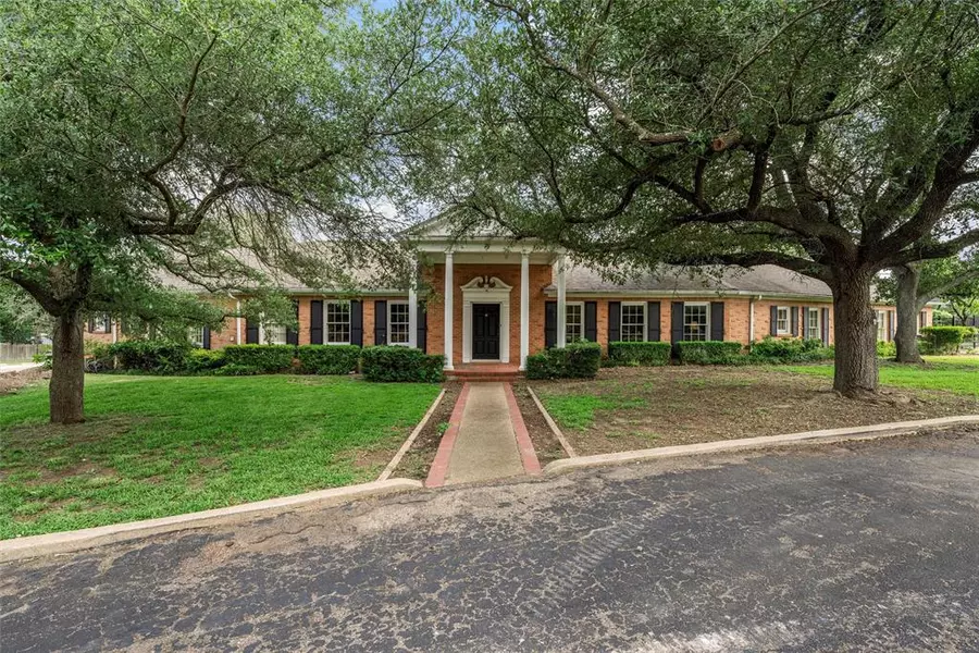 7110 Fish Pond Road, Waco, TX 76710