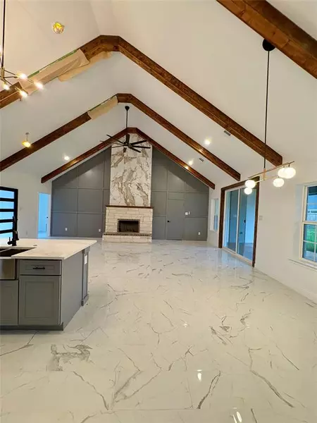 1002 Stone Hill Street, Mount Pleasant, TX 75455