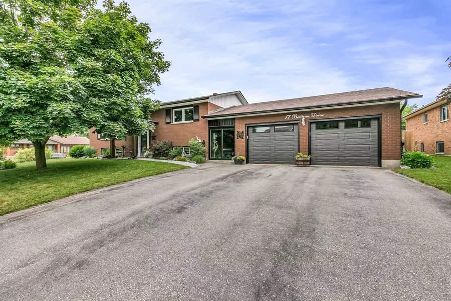 17 Bertram DR, Springwater, ON L0L 1P0
