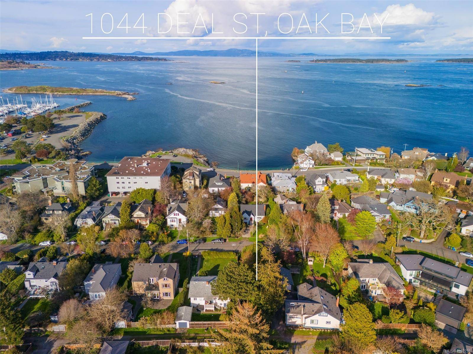1044 Deal St, Oak Bay, BC V8S 5G5