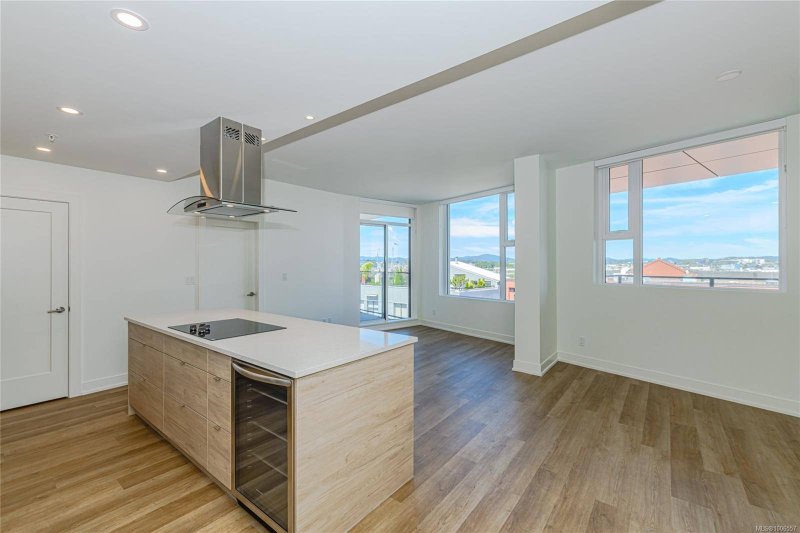 Victoria, BC V8W 0H1,1628 Store St #903