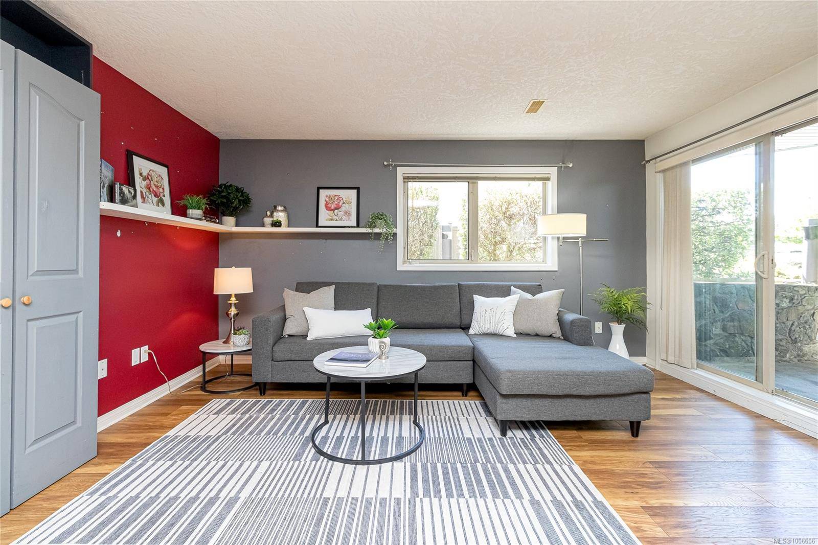 Saanich, BC V9A 2B4,3157 Tillicum Rd #104