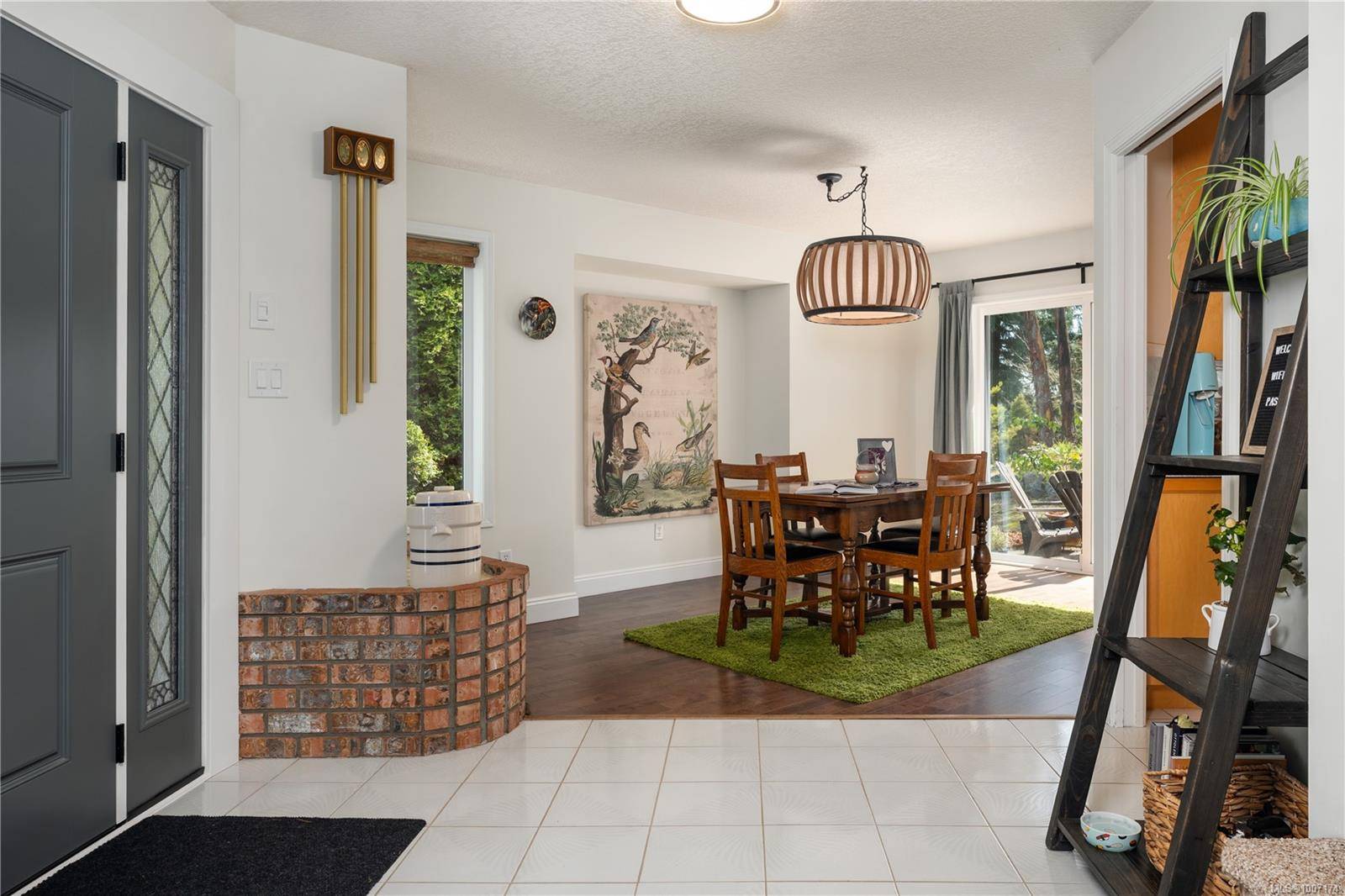 Nanaimo, BC V9R 5Z5,1247 Selkirk Dr