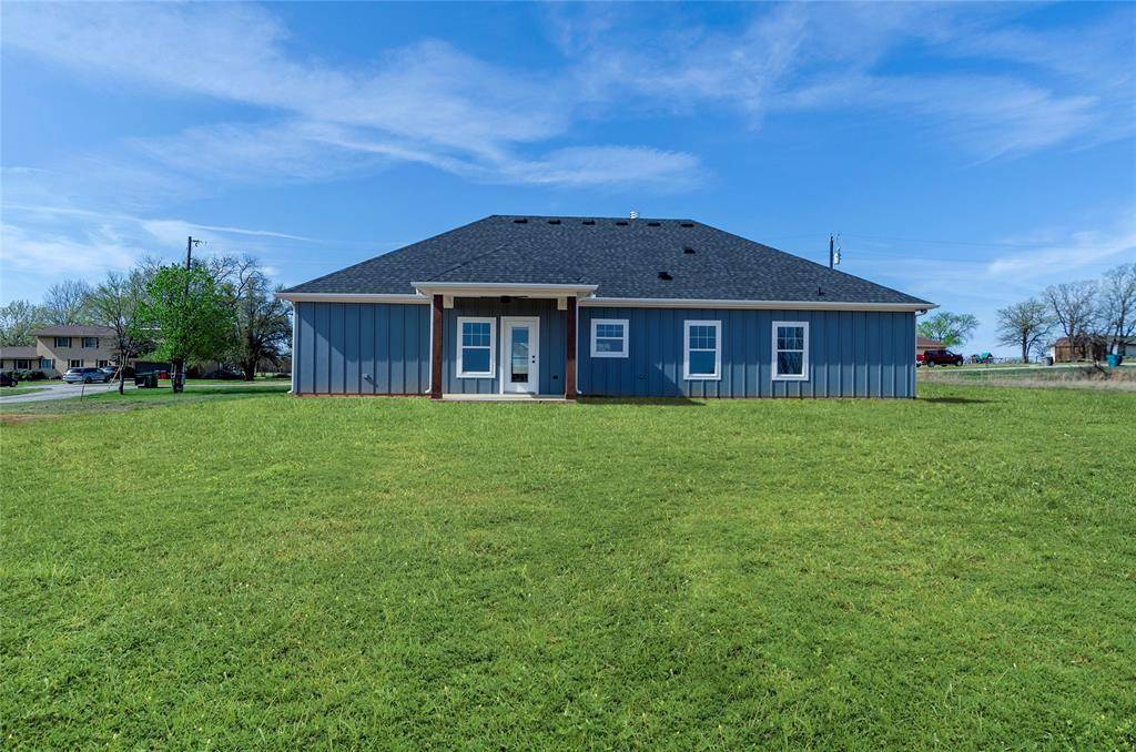 Bowie, TX 76230,316 Clubview Drive