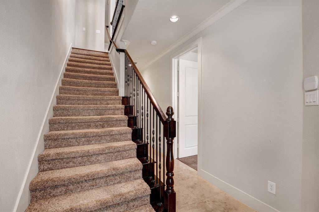 Dallas, TX 75219,4111 Rawlins Street #102