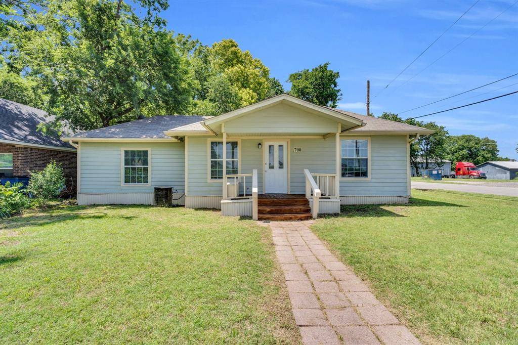 Waxahachie, TX 75165,700 Ellis Street