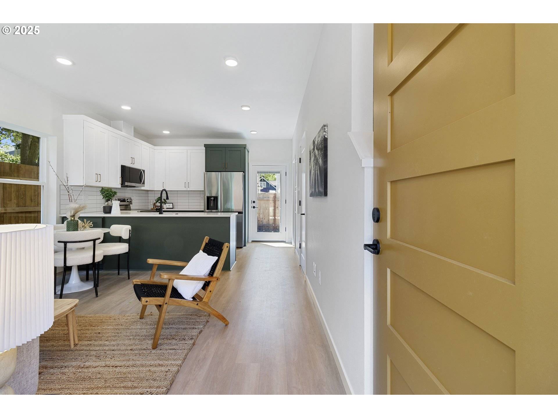 Portland, OR 97203,6916 N SWIFT ST
