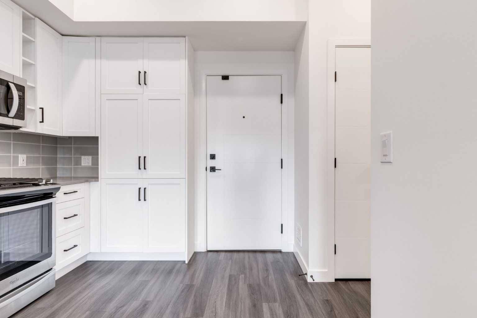 Calgary, AB T3B 6K3,4138 University AVE Northwest #617