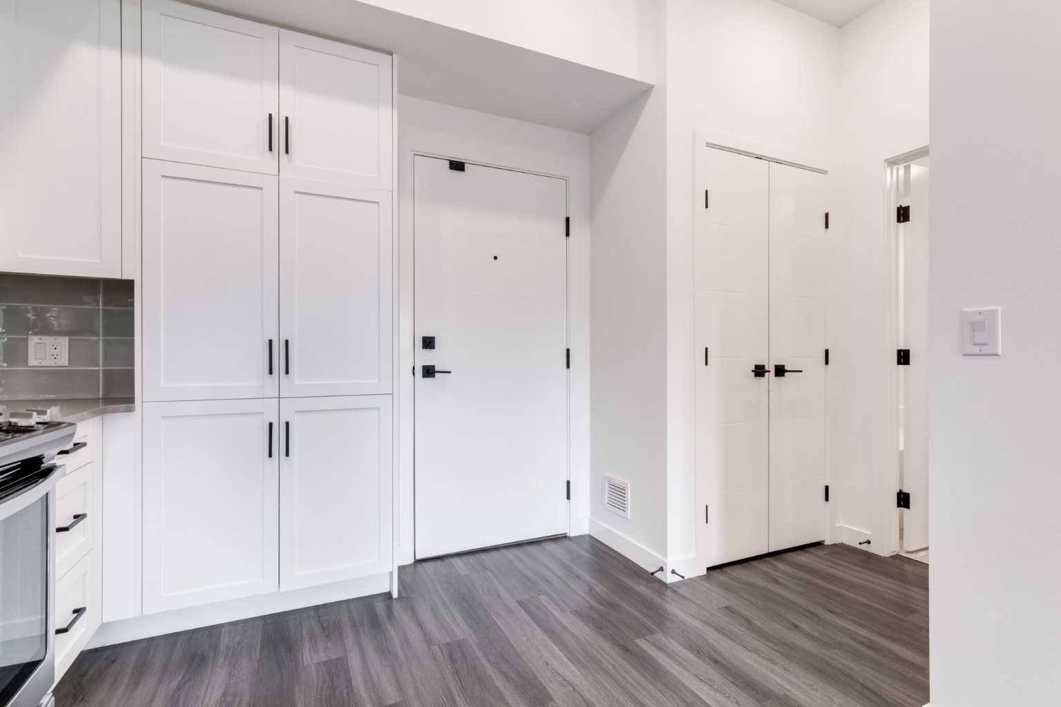 Calgary, AB T3B 6K3,4138 University AVE Northwest #617