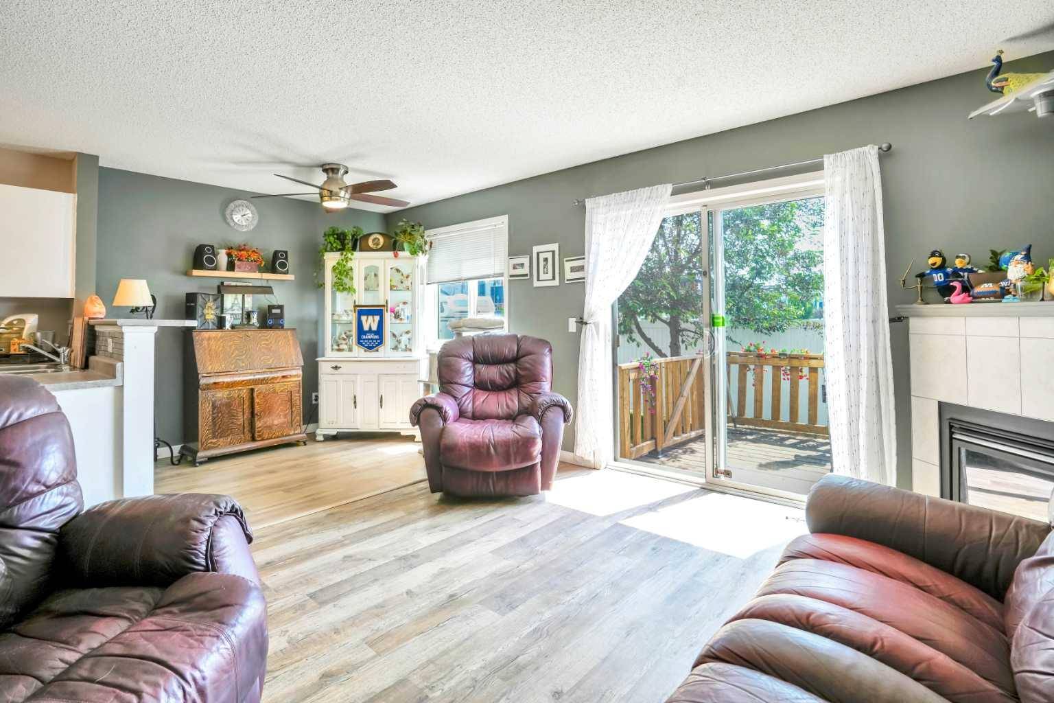 Airdrie, AB T4B3C5,760 Railway Gate Southwest #702