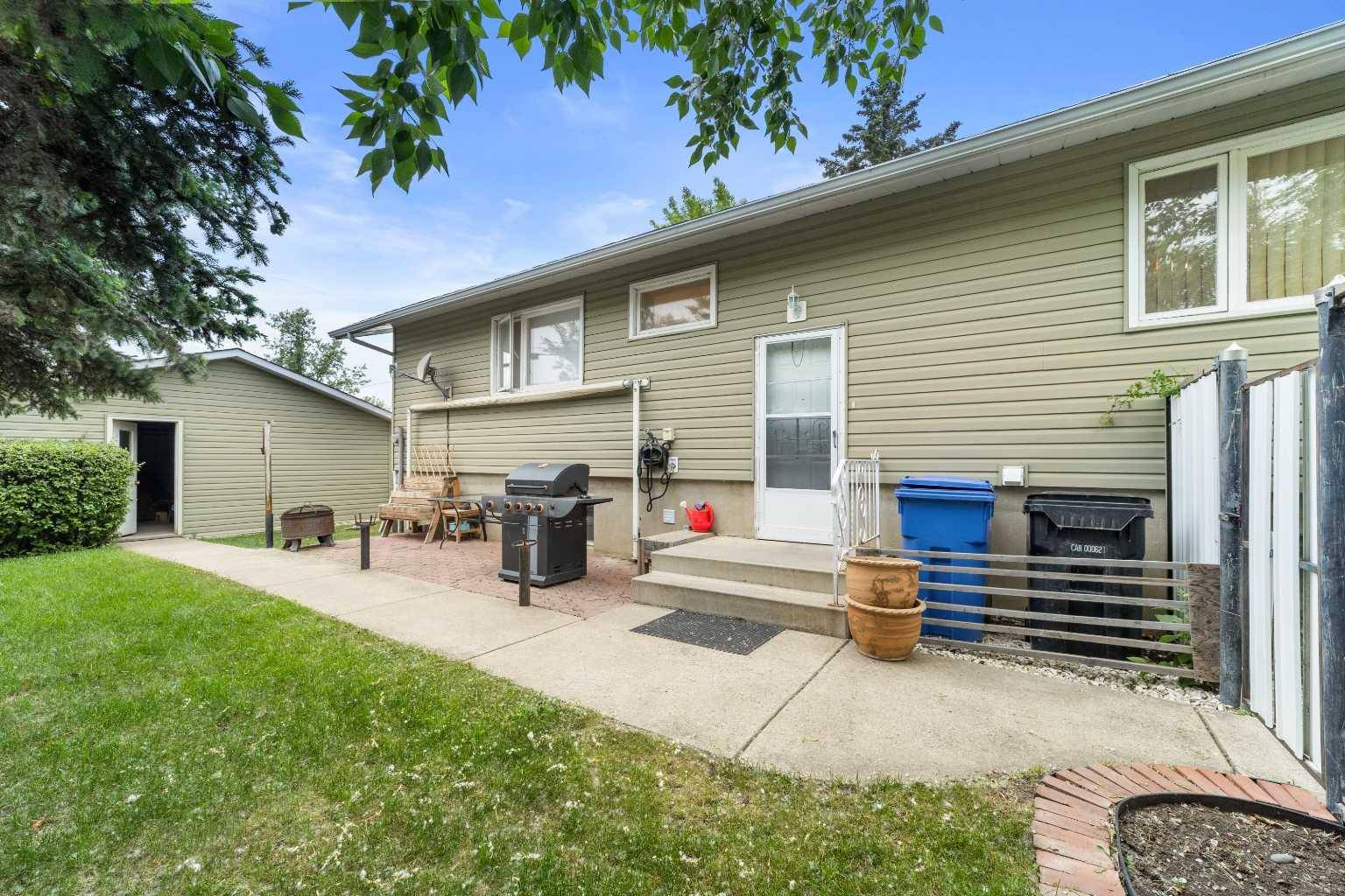 Carstairs, AB T0M 0N0,681 12 AVE