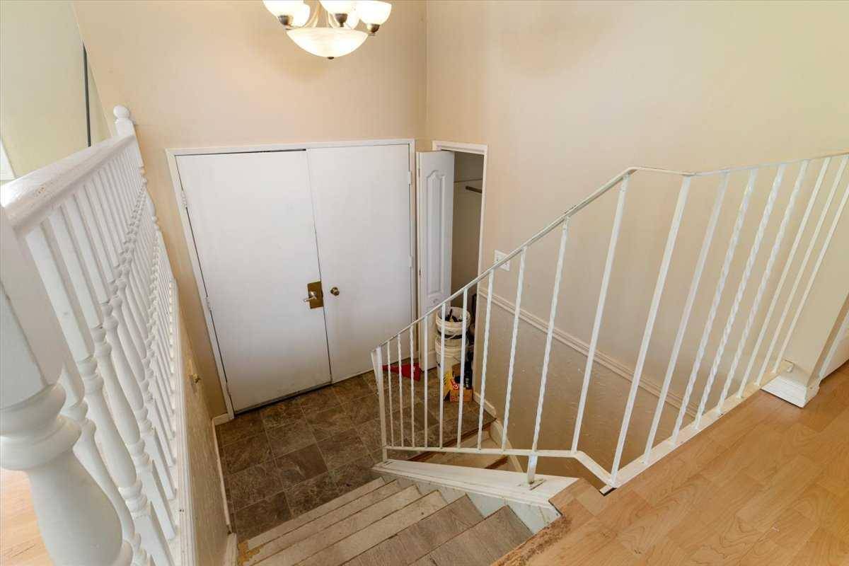 Grande Prairie, AB T8V 3W6,9234 104 AVE