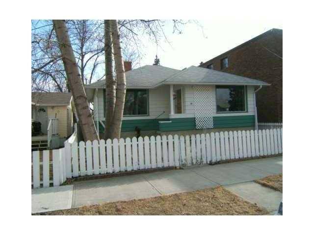 35 4 AVE Southeast, High River, AB T1V 1G3