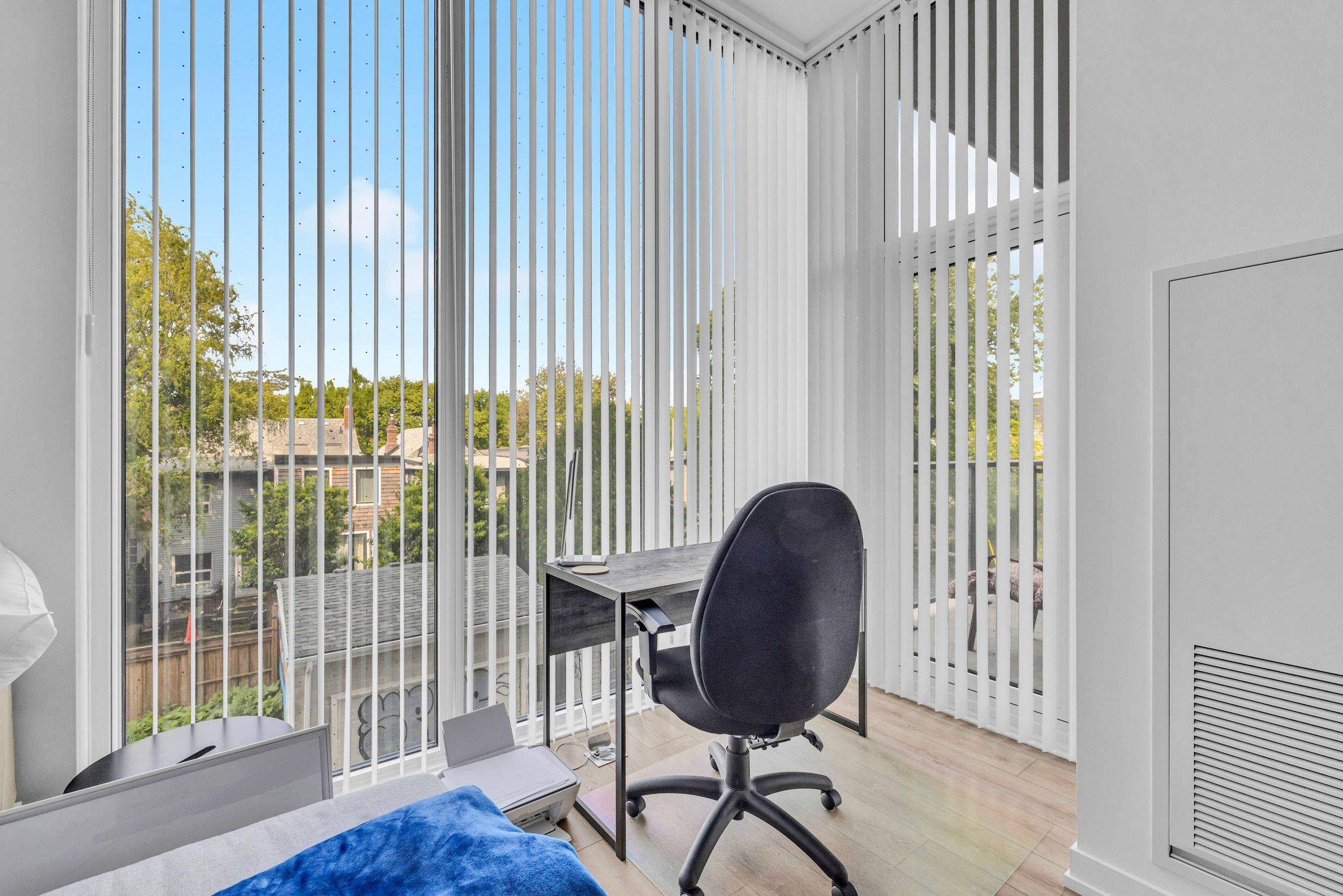 500 Dupont ST #215, Toronto C02, ON M6G 1Y7