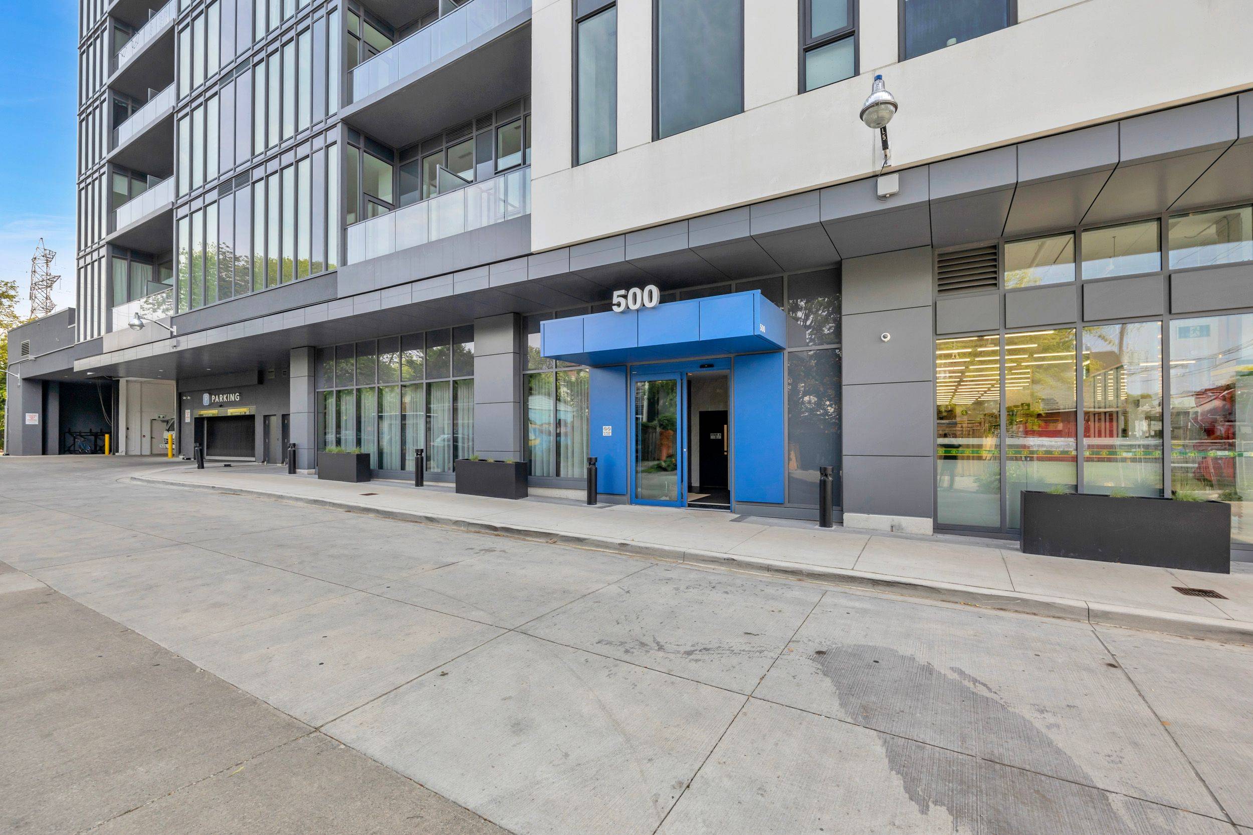 Toronto C02, ON M6G 1Y7,500 Dupont ST #215