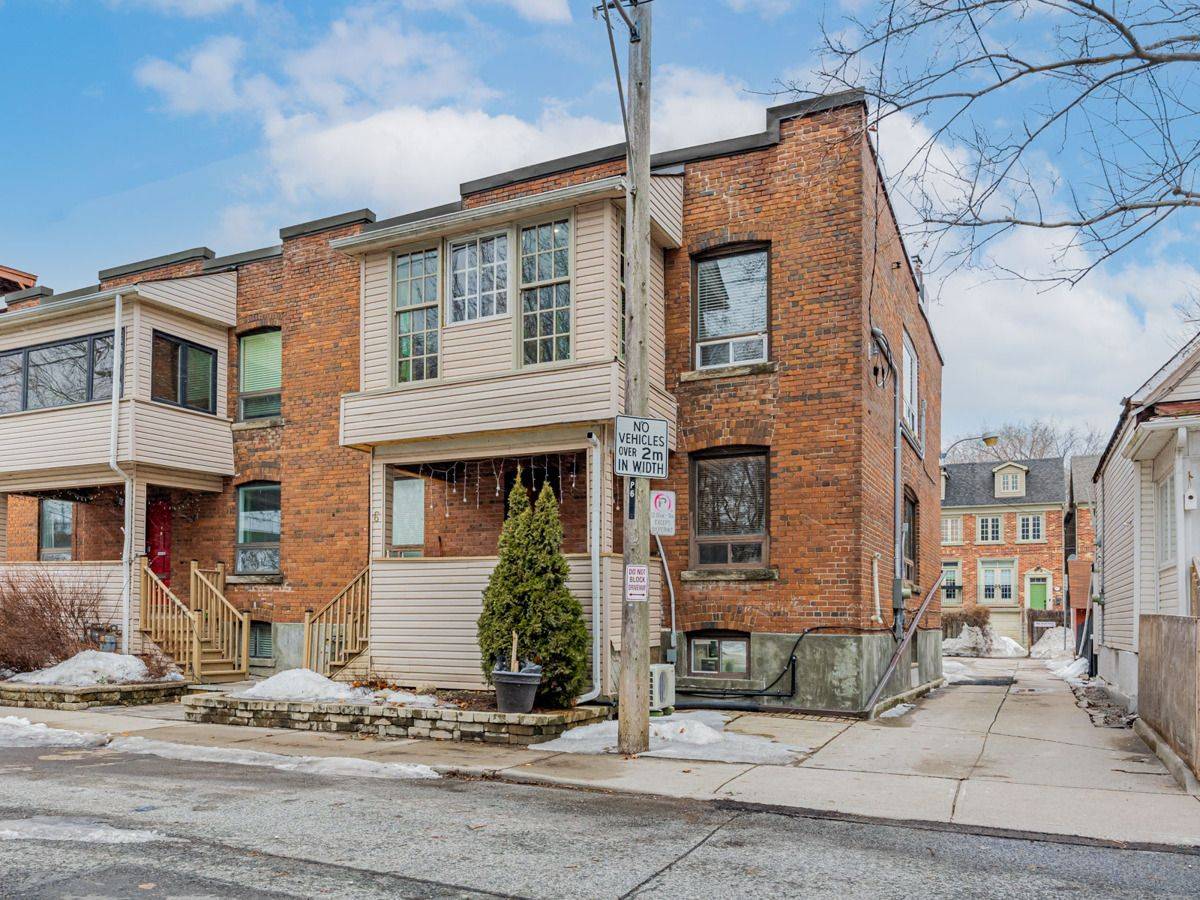 Toronto E02, ON M4L 1B7,6 Kew Beach AVE #Upper