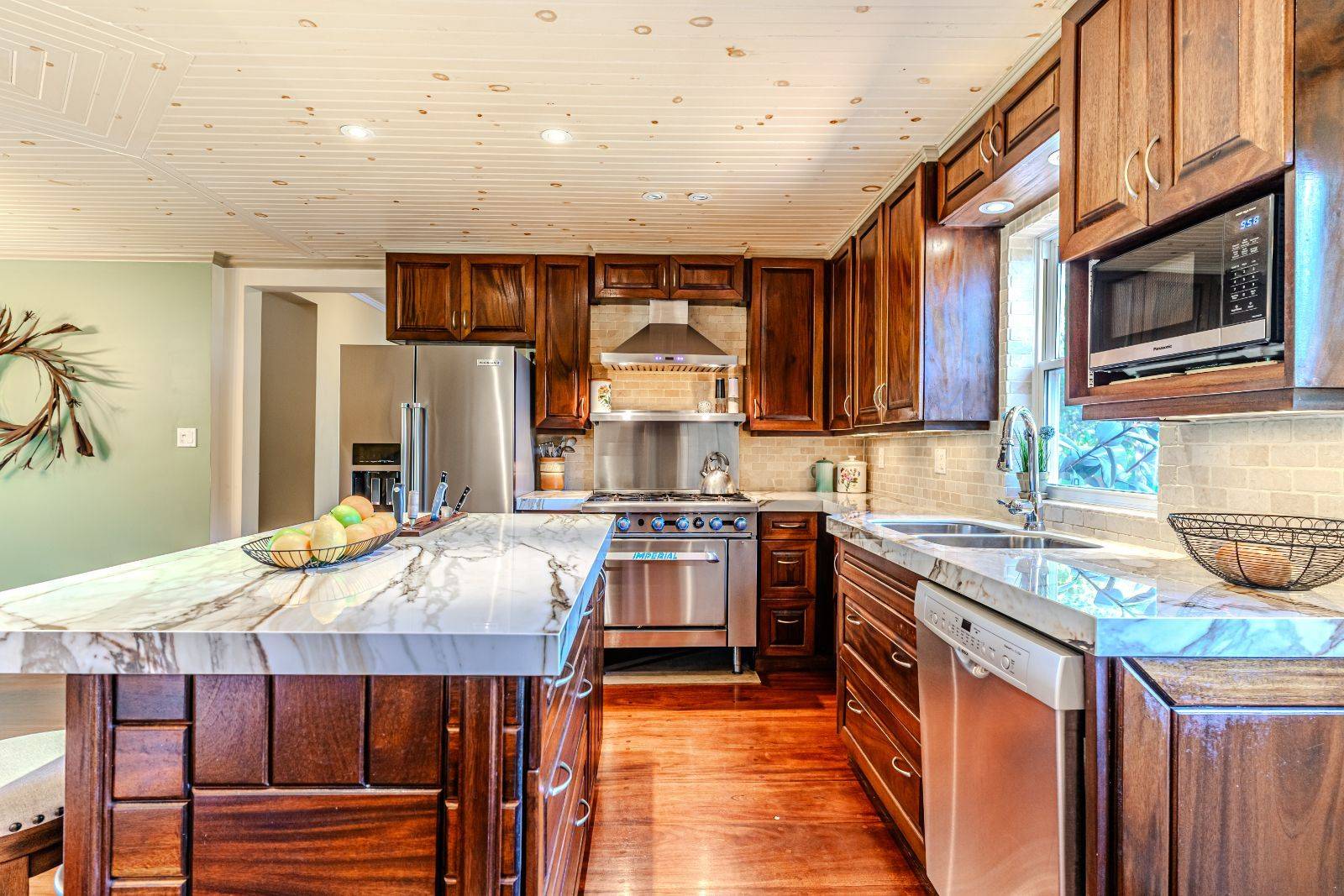 Oro-medonte, ON L0K 1E0,10195 Highway 12 N/A W