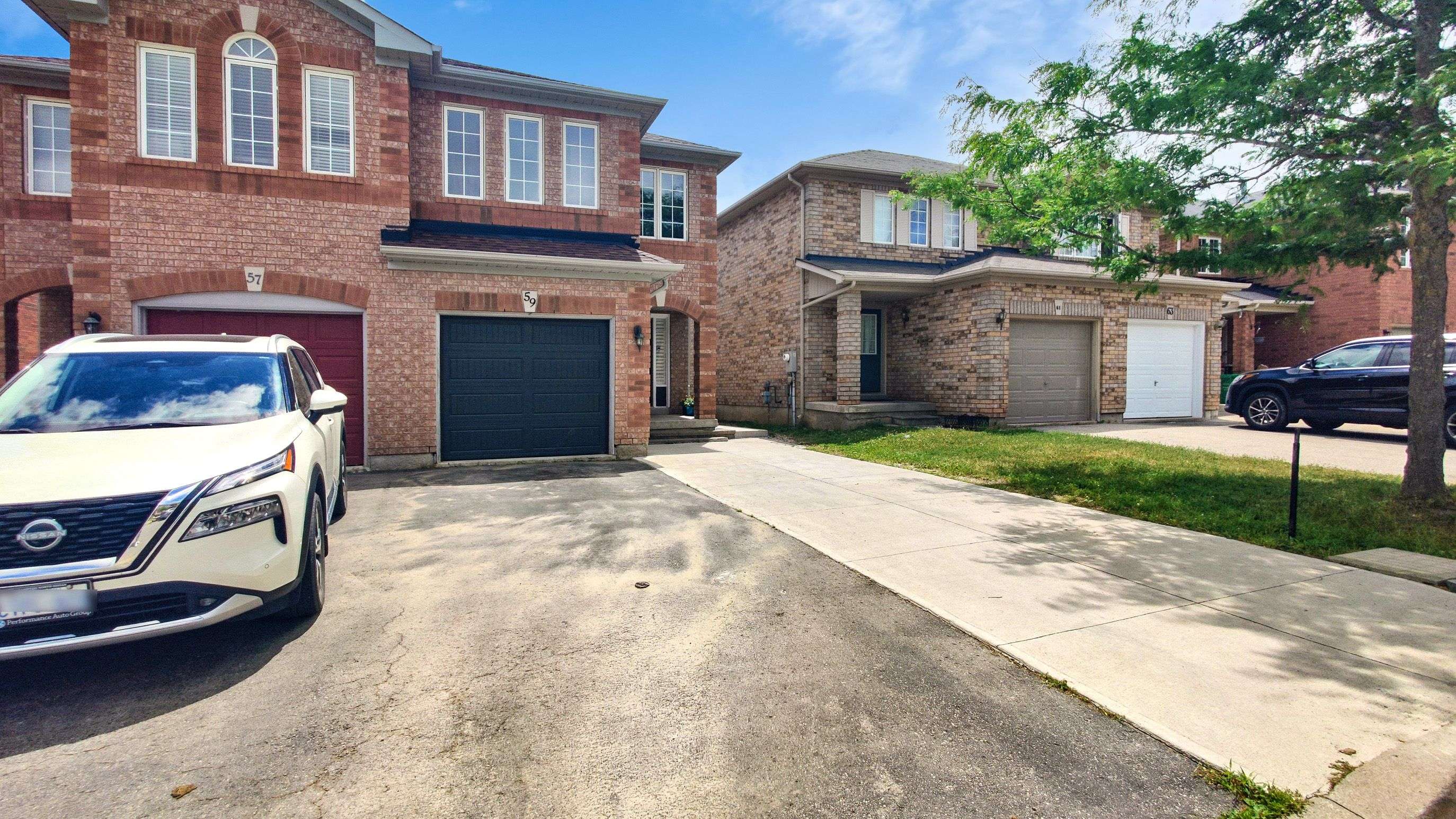 Brampton, ON L7A 3A7,59 Roadmaster LN