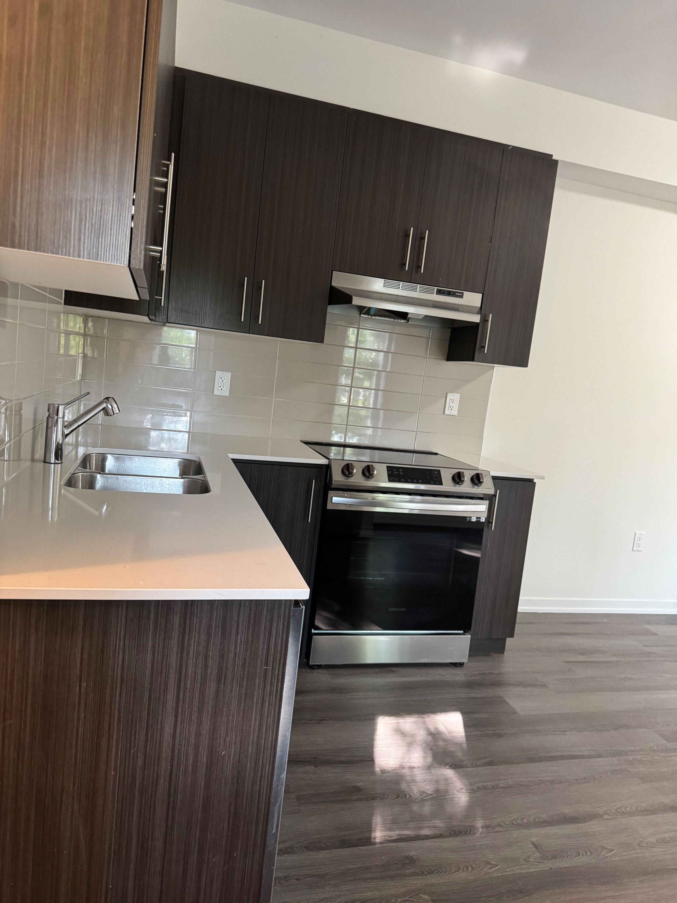 Toronto W06, ON M8V 0J7,30 William Jackson WAY #102