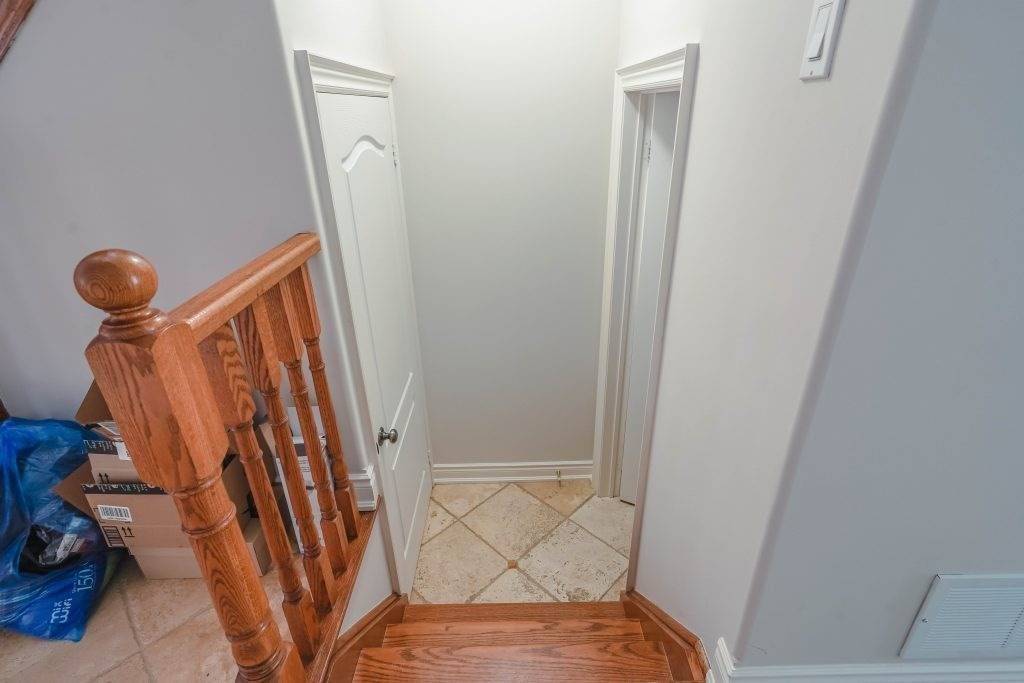 Milton, ON L9T 6G5,1147 Houston DR #Basement