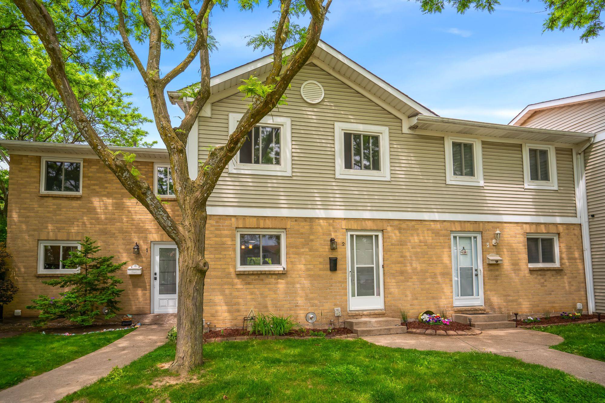 St. Catharines, ON L2N 6Z3,38 Elma ST #2