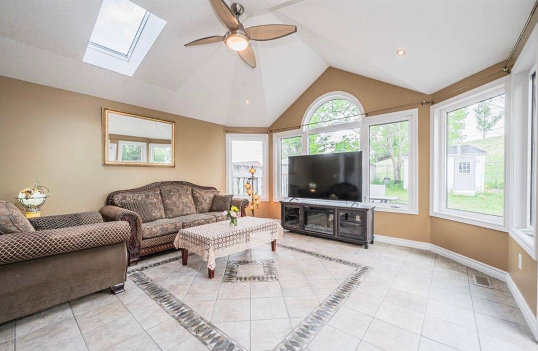 Waterloo, ON N2V 2H8,236B Inverhuron CRES