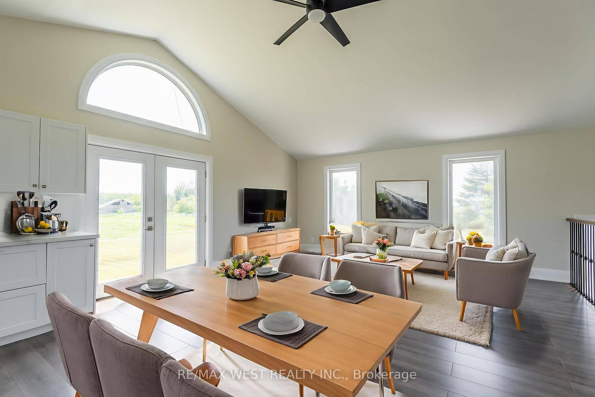Kawartha Lakes, ON L0K 1A0,29215 SIMCOE ST