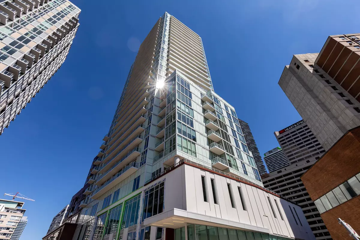 Toronto C03, ON M4R 0A4,33 Helendale AVE #2110