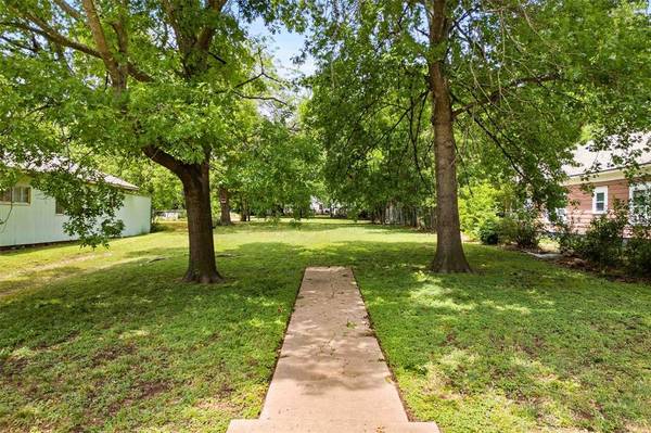 1207 Brook Avenue,  Waco,  TX 76708