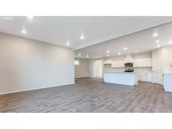Woodburn, OR 97071,2717 Meadowlark AVE