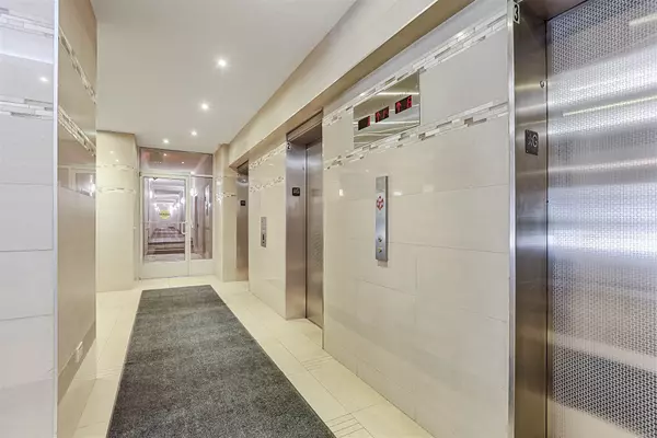 Toronto W03, ON M6N 4X4,240 Scarlett RD #601