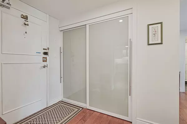 Toronto W03, ON M6N 4X4,240 Scarlett RD #601