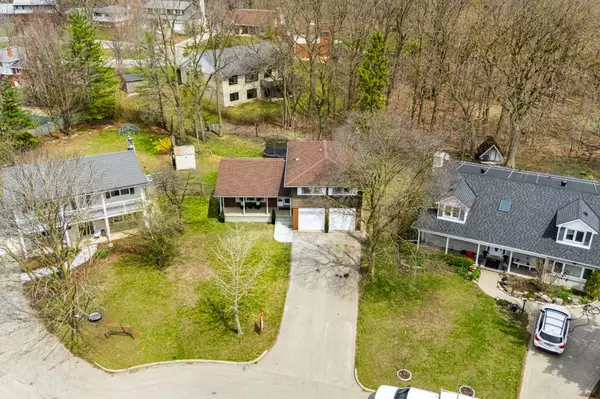 Waterloo, ON N2J 2E9,104 Cardinal CRES S
