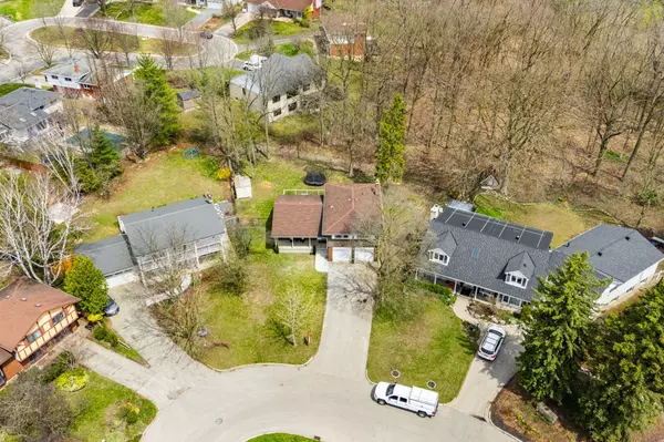 Waterloo, ON N2J 2E9,104 Cardinal CRES S