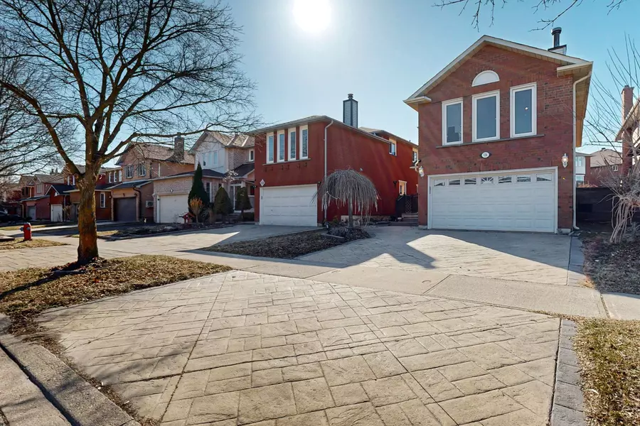 124 Summitcrest DR, Richmond Hill, ON L4S 1A9