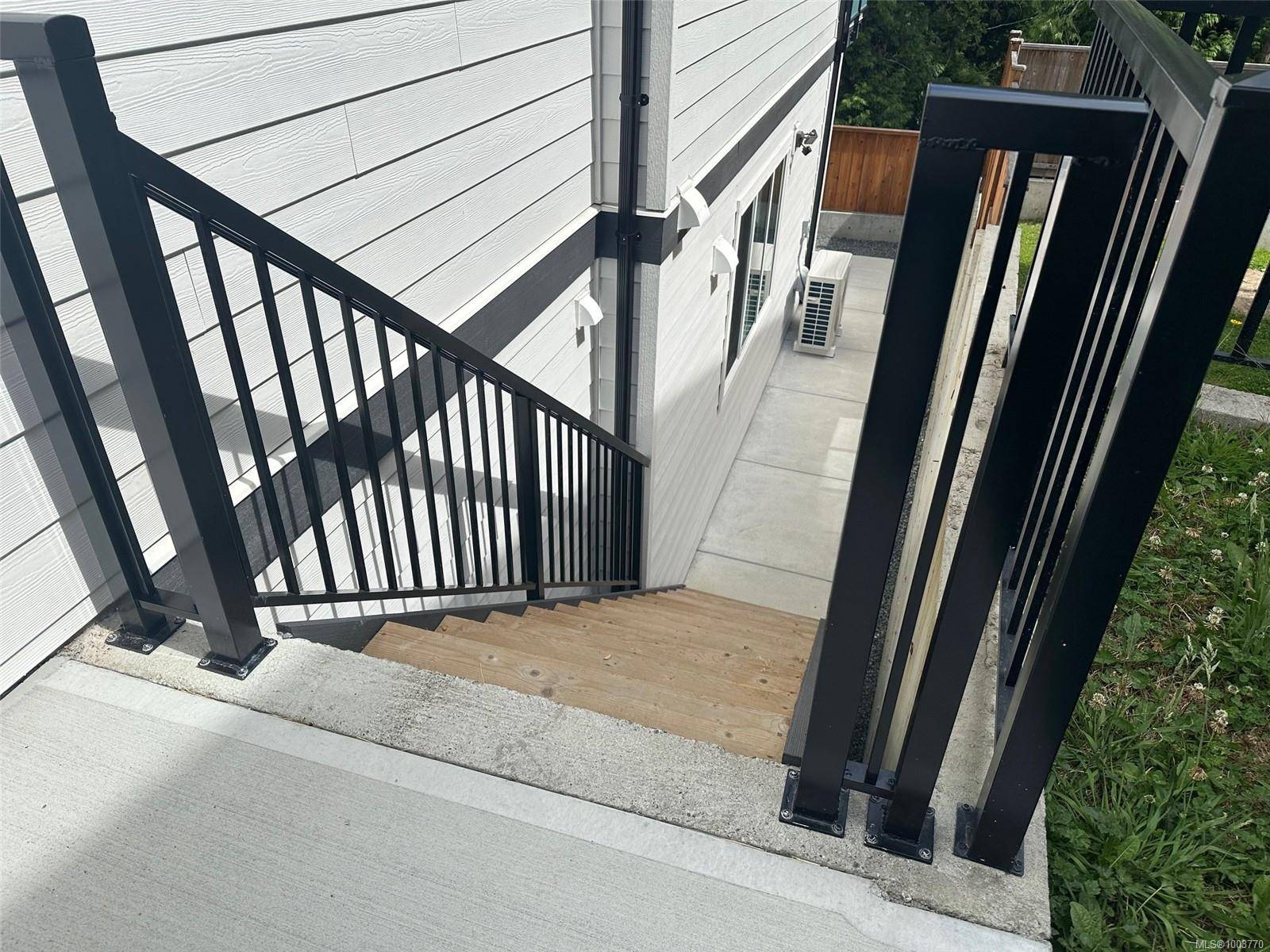 Langford, BC V9B 0X3,230 Lone Oak Pl