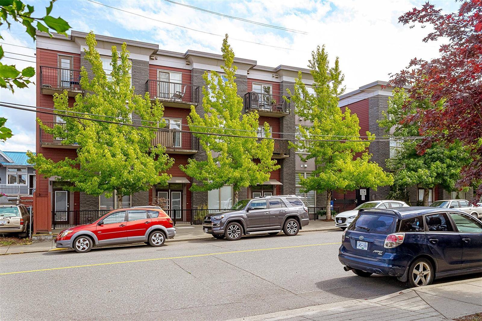 Nanaimo, BC V9R 2X9,555 Franklyn St #320