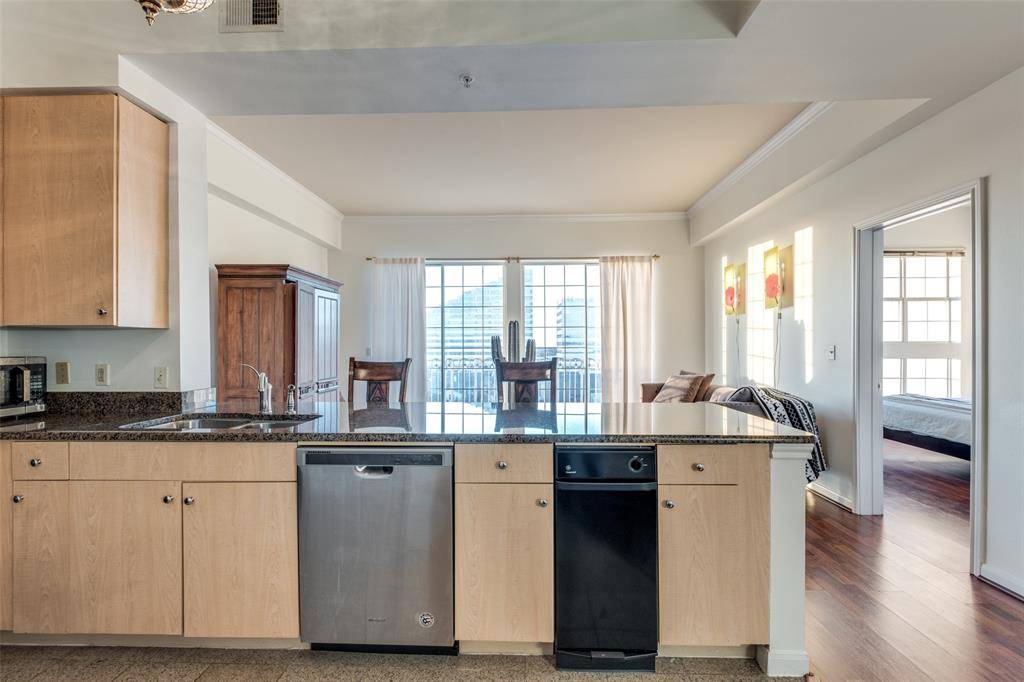 Dallas, TX 75219,3225 Turtle Creek Boulevard #1136