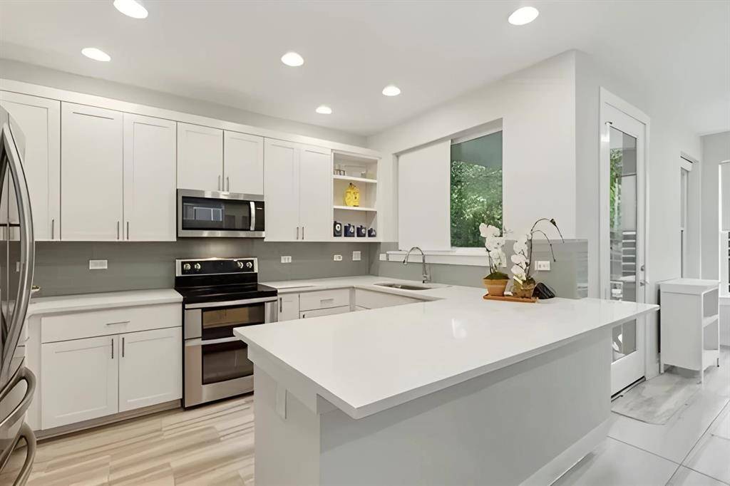 Dallas, TX 75218,1095 Gallivant Lane