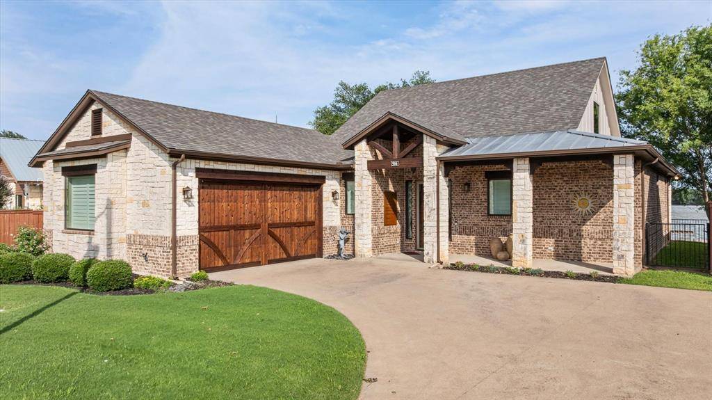 Granbury, TX 76048,914 Waterpoint Court E