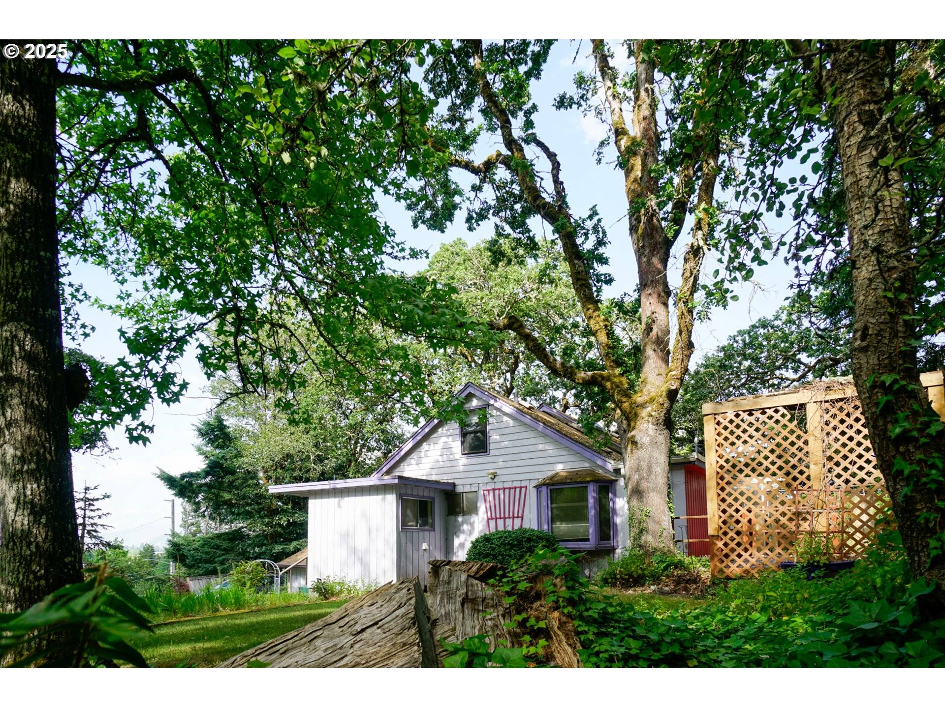 Eugene, OR 97405,2620 CHAMBERS ST
