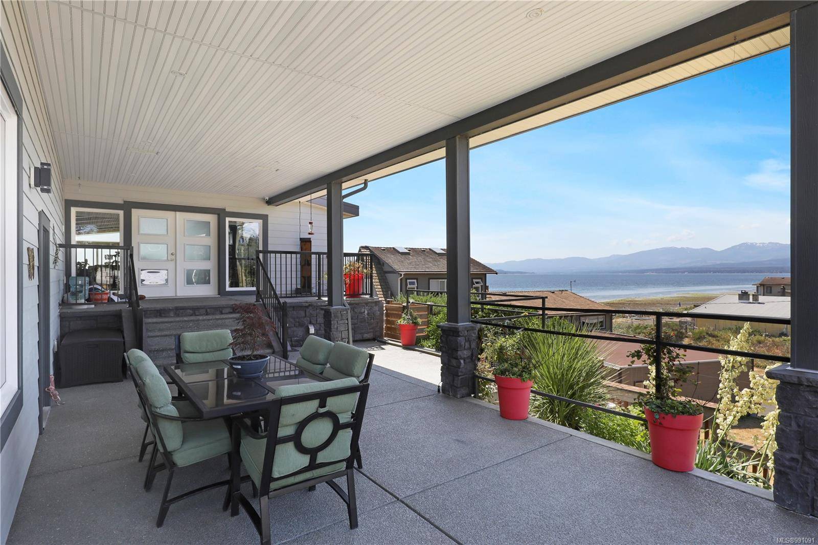 Comox, BC V9M 3V7,574 Andrew Ave