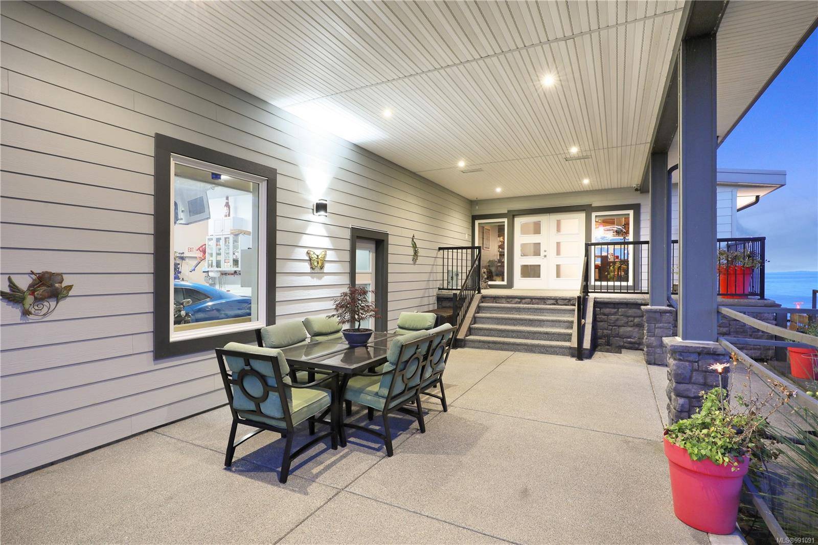 Comox, BC V9M 3V7,574 Andrew Ave