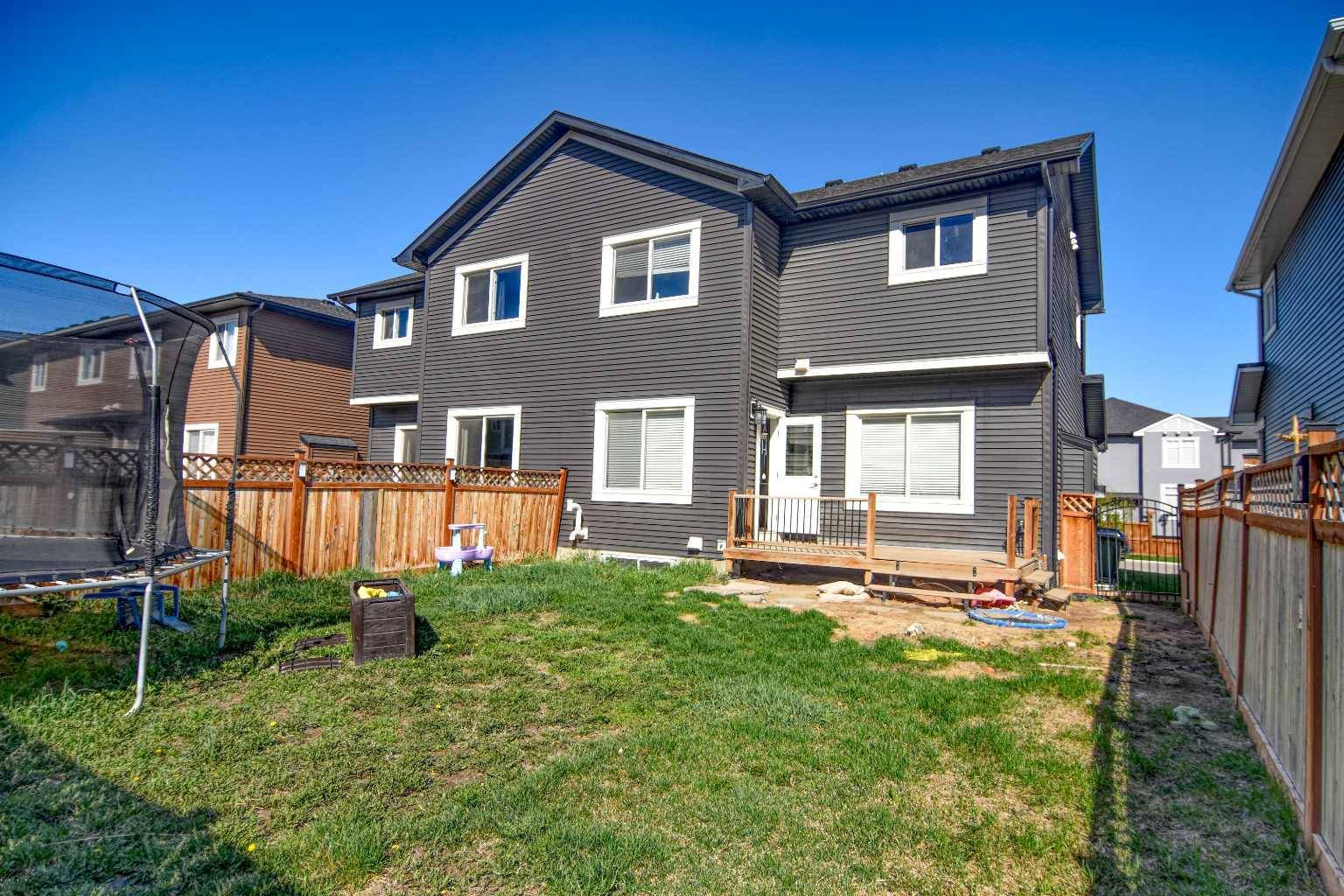 Chestermere, AB T1X 0Y7,235 Kinniburgh RD