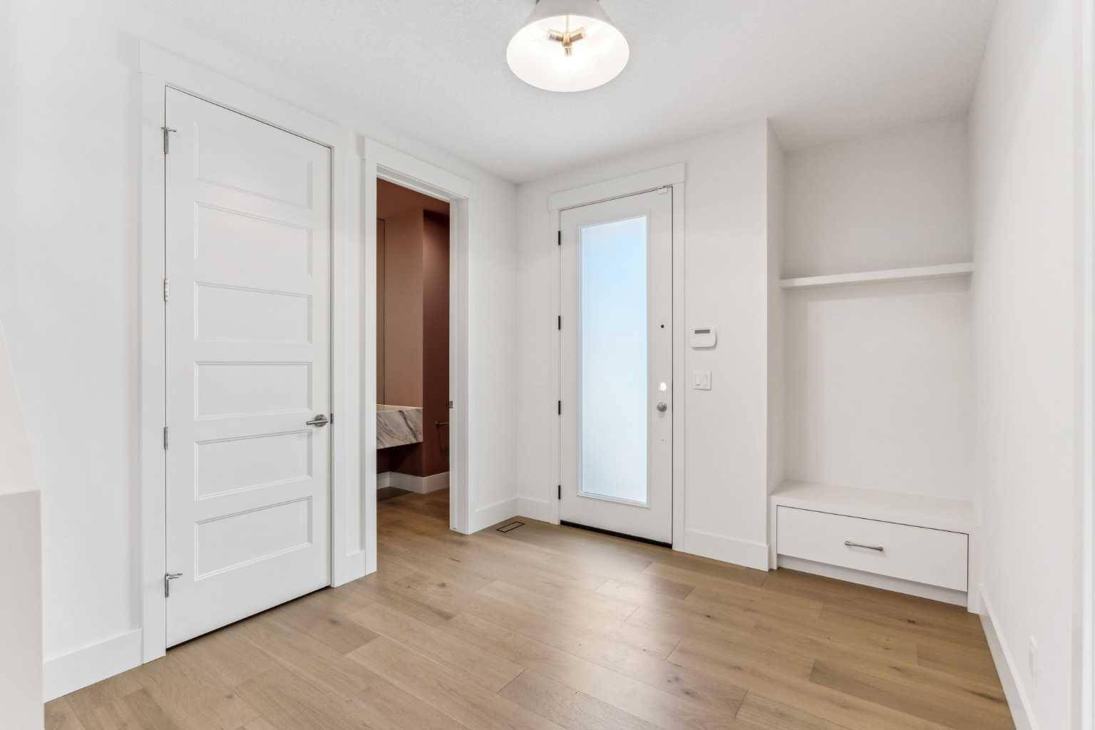 Calgary, AB T3E 7M3,345 Bessborough DR SW