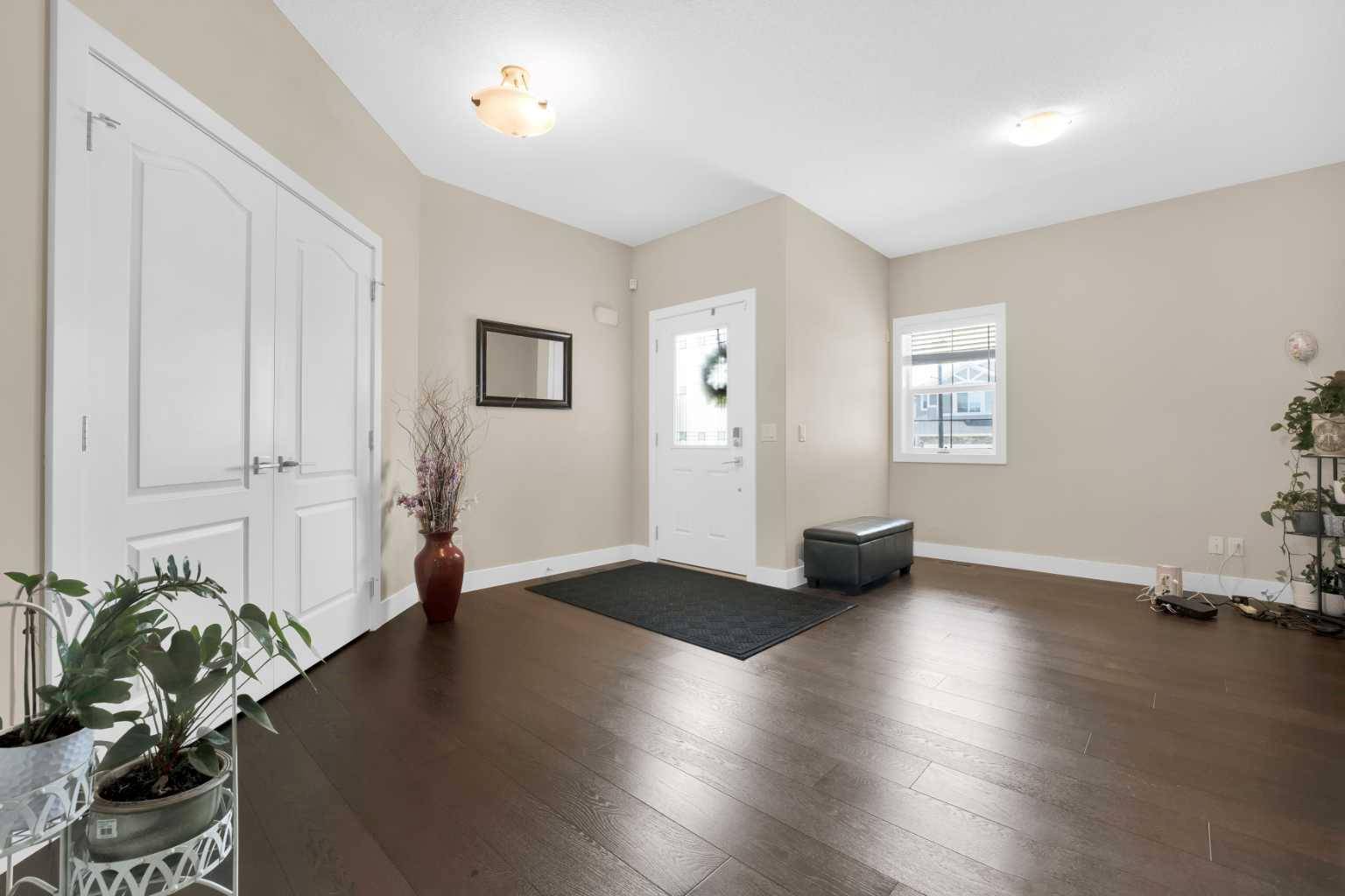 Chestermere, AB T1X 0S7,164 Rainbow Falls Heath