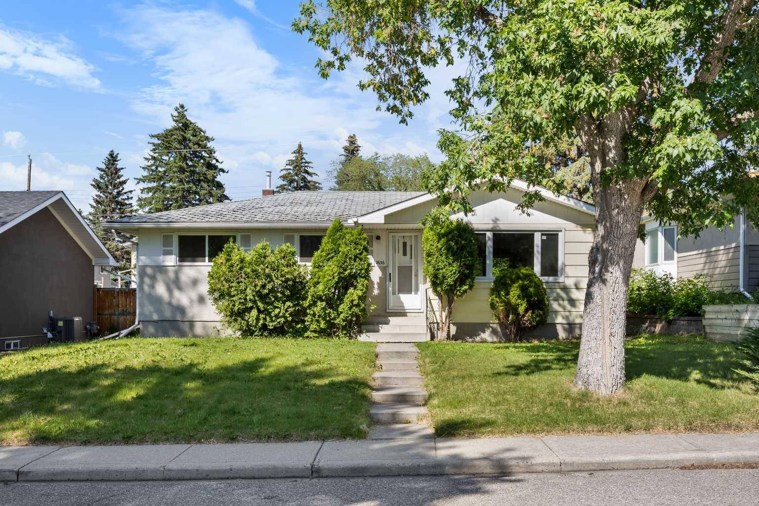 2636 34 AVE Northwest, Calgary, AB T2L 0V5