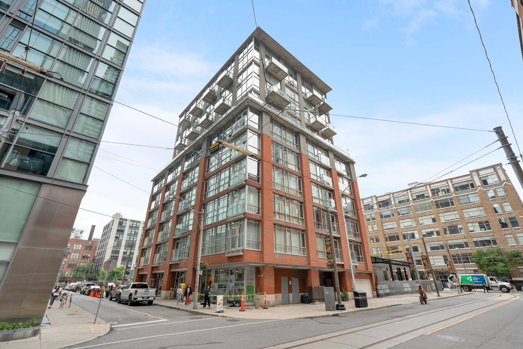 Toronto C01, ON M5V 3P7,36 Charlotte ST #605