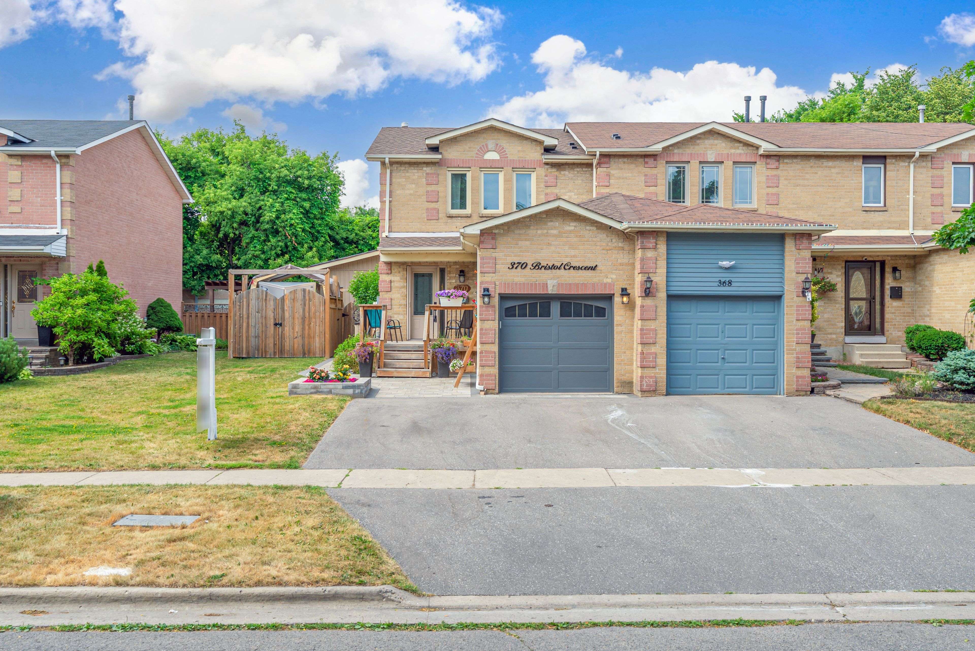 Oshawa, ON L1J 8J5,370 Bristol CRES